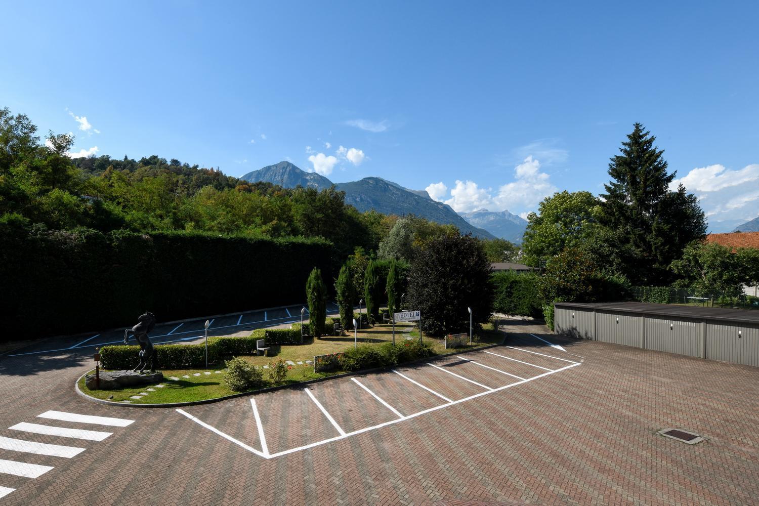 Hotel Internazionale โดโมดอสโซลา ภายนอก รูปภาพ