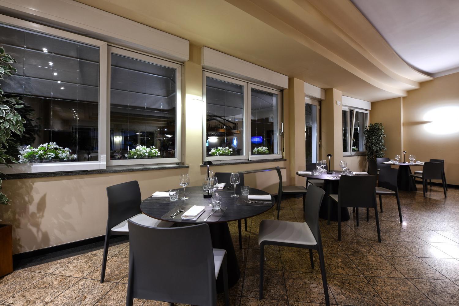 Hotel Internazionale โดโมดอสโซลา ภายนอก รูปภาพ