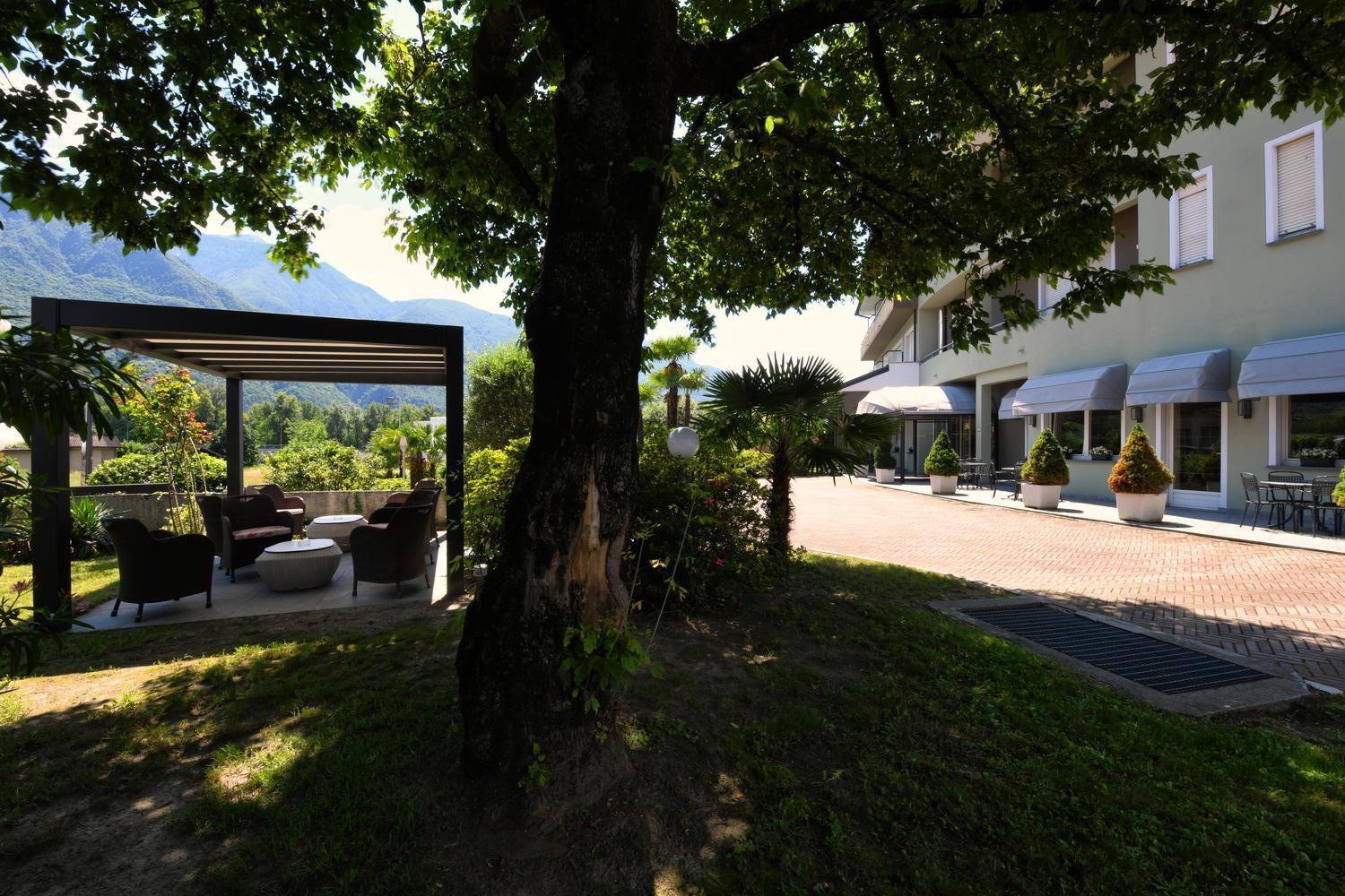 Hotel Internazionale โดโมดอสโซลา ภายนอก รูปภาพ