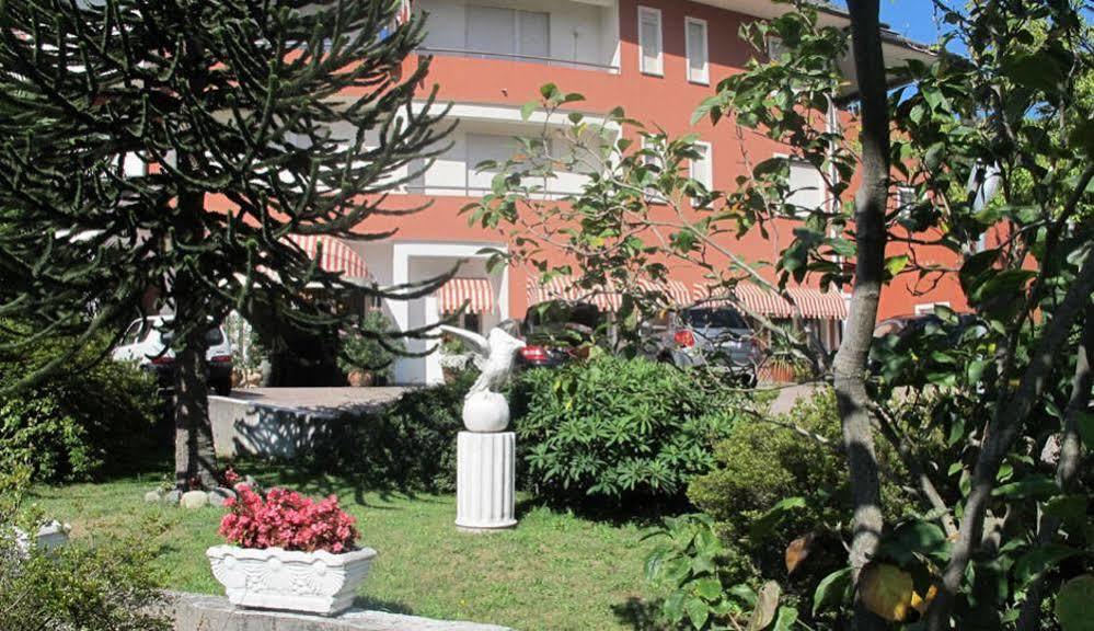 Hotel Internazionale โดโมดอสโซลา ภายนอก รูปภาพ
